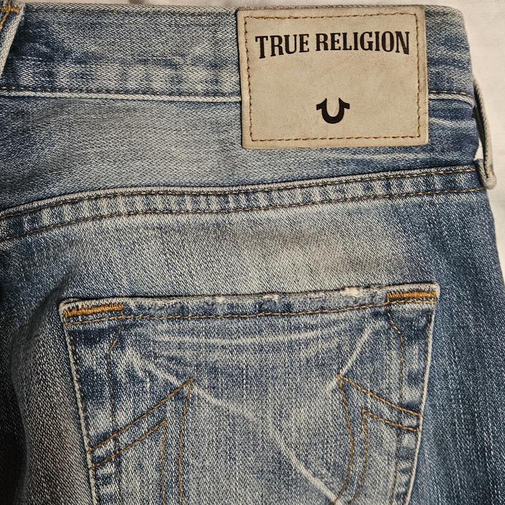 True Religion Blue Cropped Jeans with Embroidered Floral Patches - Picture 12 of 16